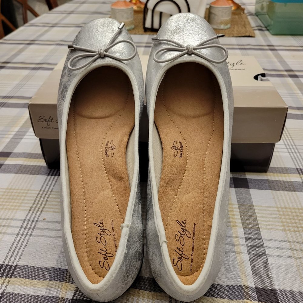 The wedding shoes that were never worn... - Picture 2 of 4